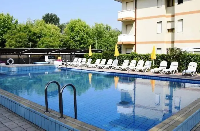 Apartamento Db Con Piscina-carraro Immobiliare Jesolo-family Lido di Jesolo