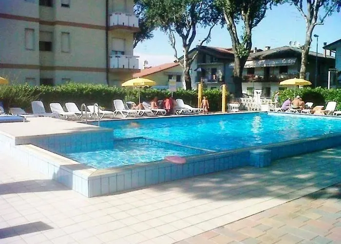 Db Con Piscina-carraro Immobiliare Jesolo-family